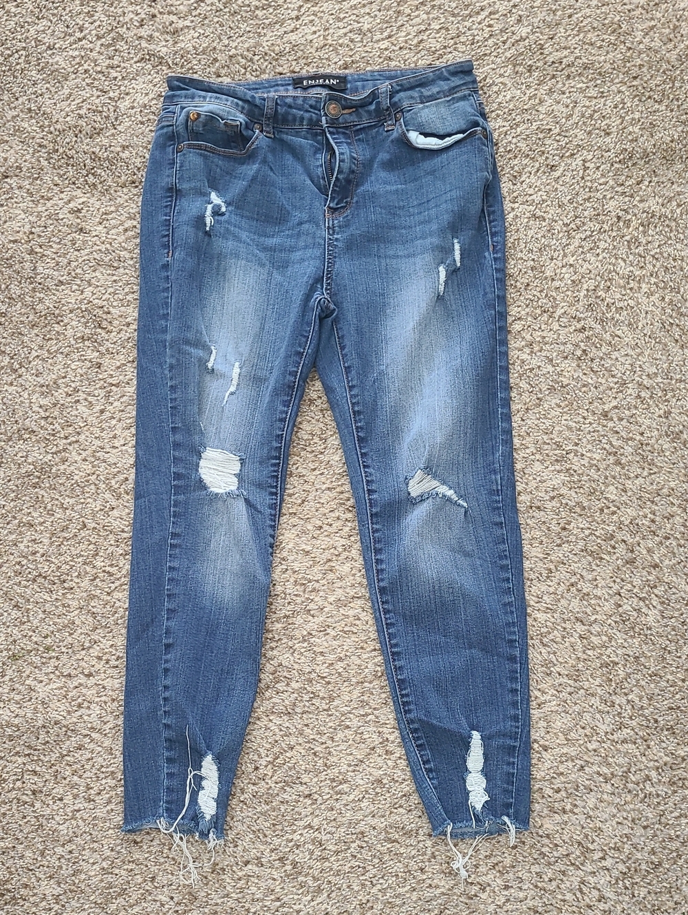 Women’s Skinny Distressed Jeans in Dark Blue